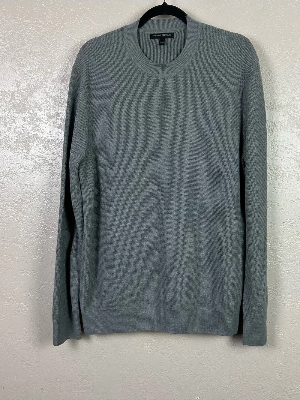 Banana Republic Men’s Light Gray Crewneck Sweater